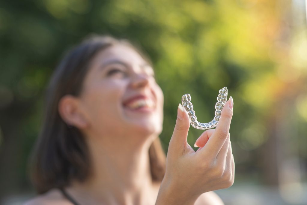 จัดฟัน invisalign