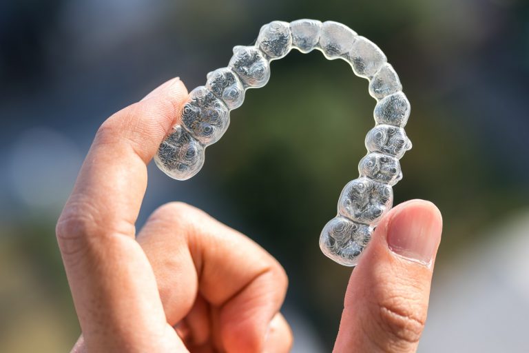 จัดฟัน invisalign