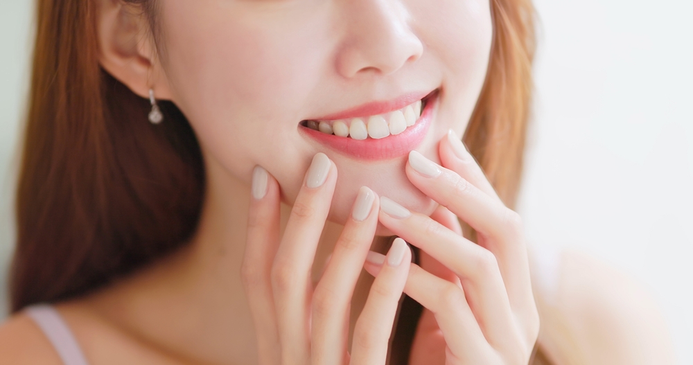 วิธีกู้ฟันเหลือง ให้กลับมาขาวสดใส ยิ้มมั่นใจอีกครั้ง ทำได้อย่างไร?