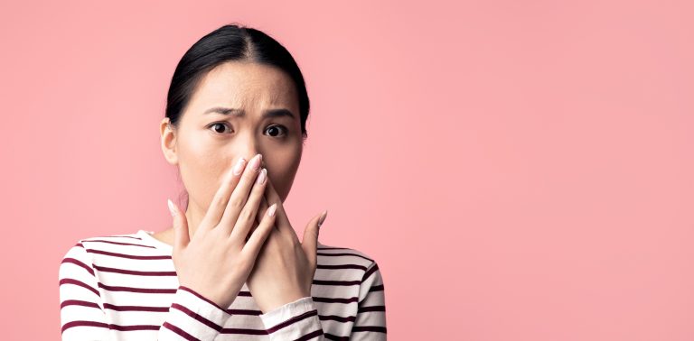 ทำวีเนียร์แล้วทำไมมีกลิ่นปาก จริงหรือ? เผย 5 สาเหตุที่หลายคนมองข้าม พร้อมวิธีดูแลไม่ให้มีกลิ่น